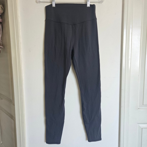 Vuori Medium Chilled Out Dark Gray Soft Athleisure Athletic...